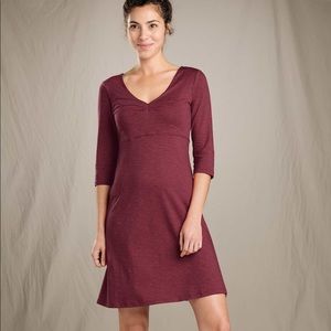 Toad & Co Rosalinda dress, medium, 3/4 length sleeve in Port (with pocket!)